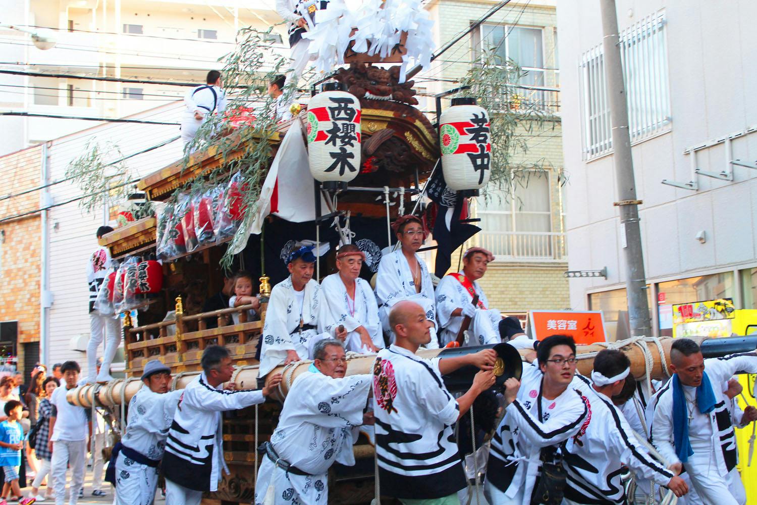 danjiri matsuri - traditional cart-pulling festival